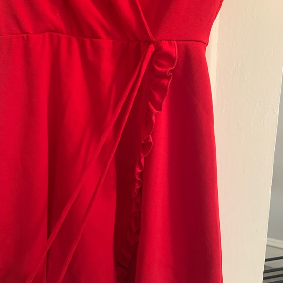 Paperdoll JUST FOR WRAPS – Ruffle Trim Wrap Dress
RED, Size Small - Picture 5 of 6